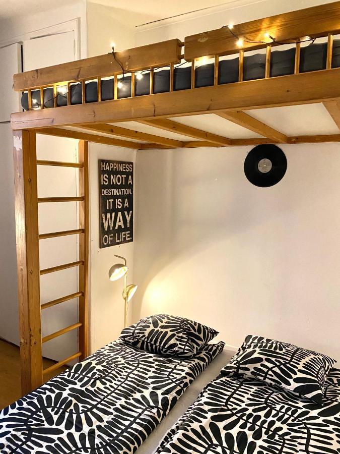 Cozy Nest In The Heart Of Lägenhet