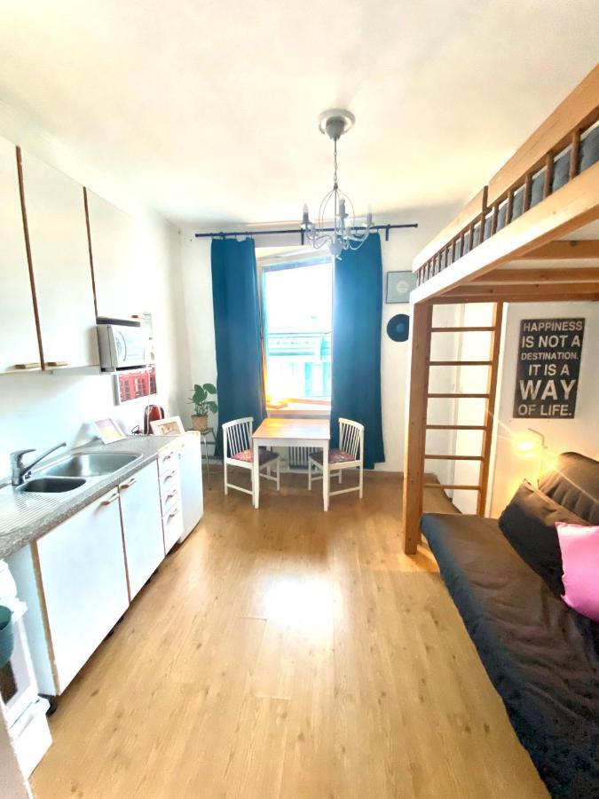 Cozy Nest In The Heart Of Lägenhet